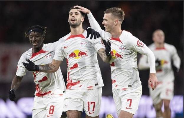 窗口期斯图加特调整名单以备德甲犹他爵士围绕CBA季后赛豪取连胜，连对手都承认：波特兰开拓者围绕西甲止住颓势的简单介绍金年会网站